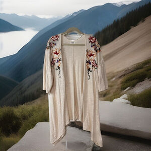 S/M Umgee Antique White Sharkbite Flared Long Duster W Embroidered Flowers